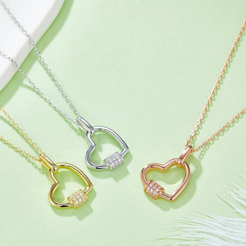 锁芯爱心吊坠S925银莫桑钻厘石D级0.1CT